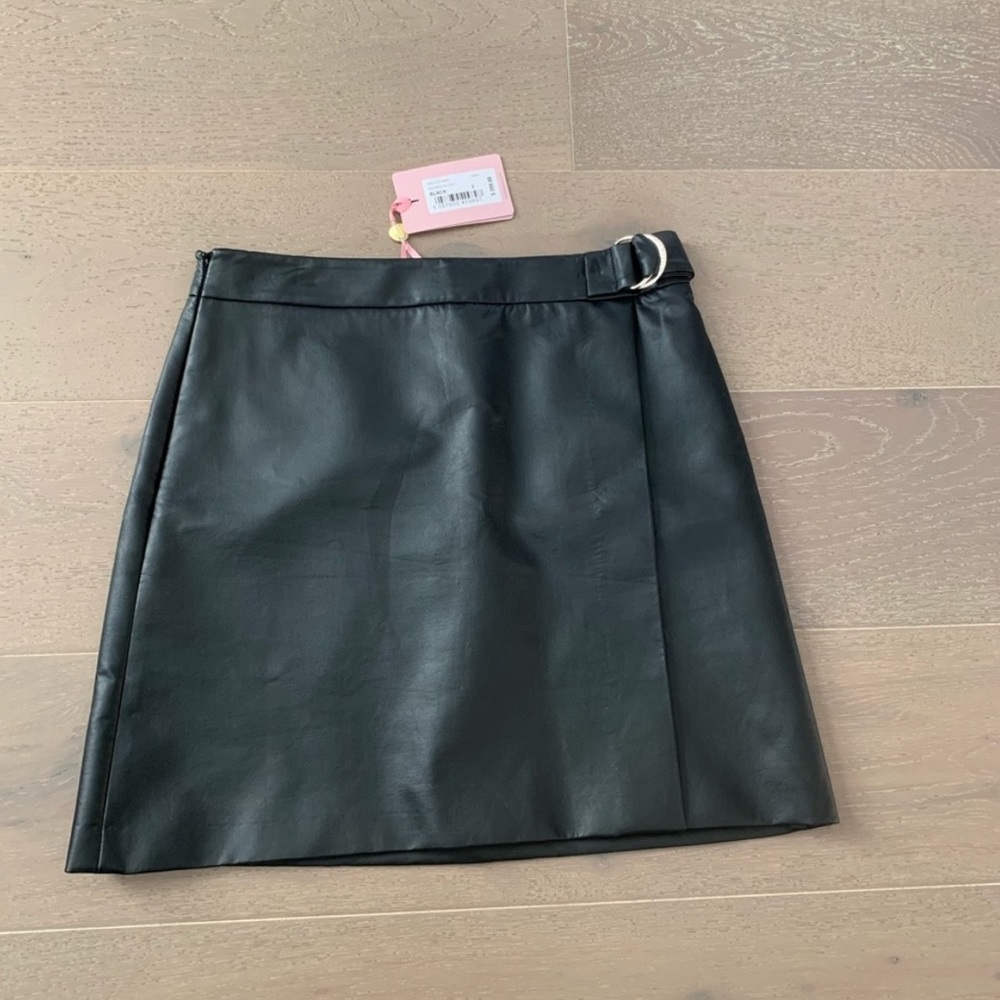 Ted Baker London ring detail faux leather mini skirt